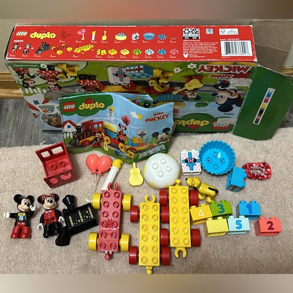 LEGO DUPLO Mickey & Minnie Celebration Train Set - Picture 3 of 5